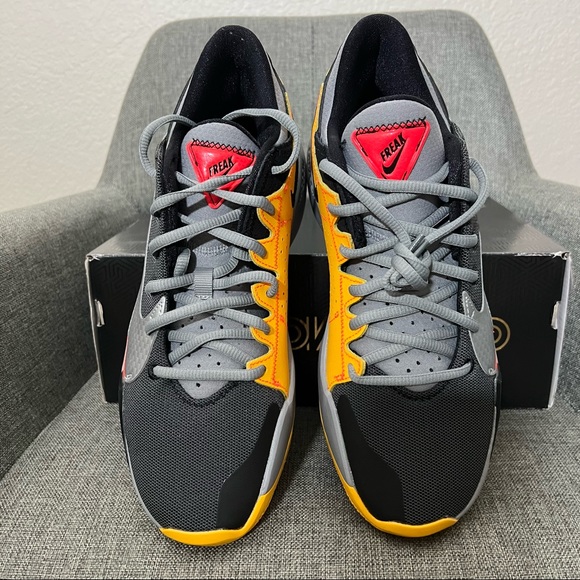 New Nike Zoom Freak 2 Taxi Shoes Black/ Particle Grey CK5424-006 Size 8.5 - Picture 11 of 12